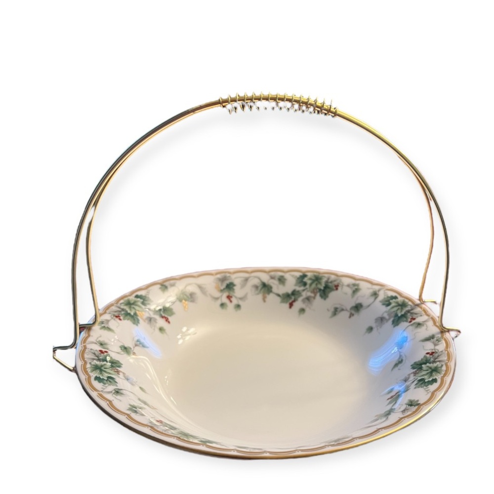Narumi Fine China Christmas Holiday Fruit Basket Set Dish  Removable Gold Handle